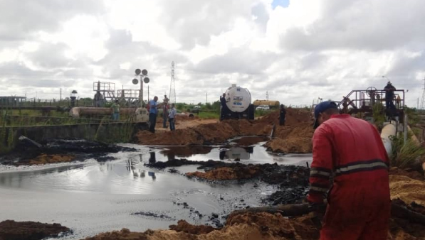 Dragado de fosas y fabricación de arreglos para mejoras de infraestructura y adecuación del sistema de tratamiento de aguas de procesos hacia el sistema de inyección de aguas efluentes